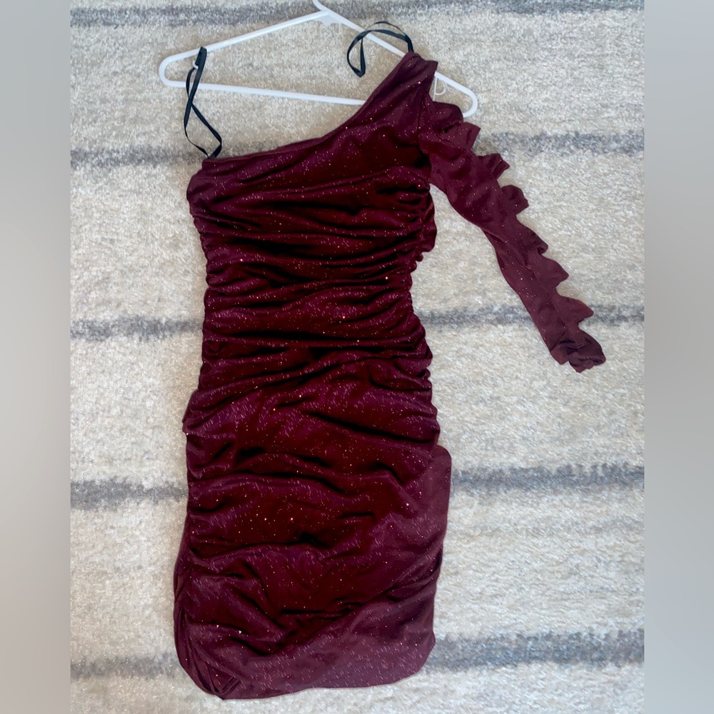 Sparkly burgundy dress, one shoulder - with bowls, size S